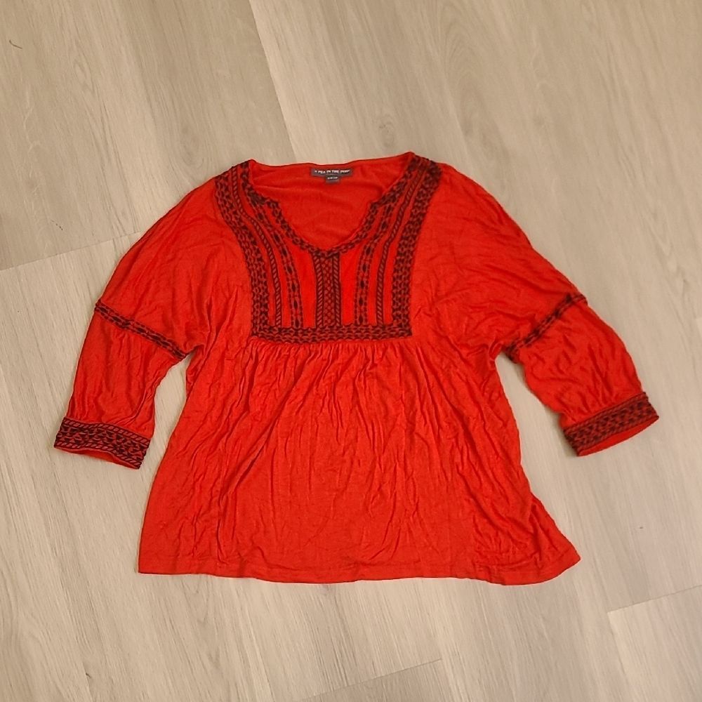 A Pea In A Pod Women's Red Embroidered Quarter Sleeve Top Small Maternity Boho